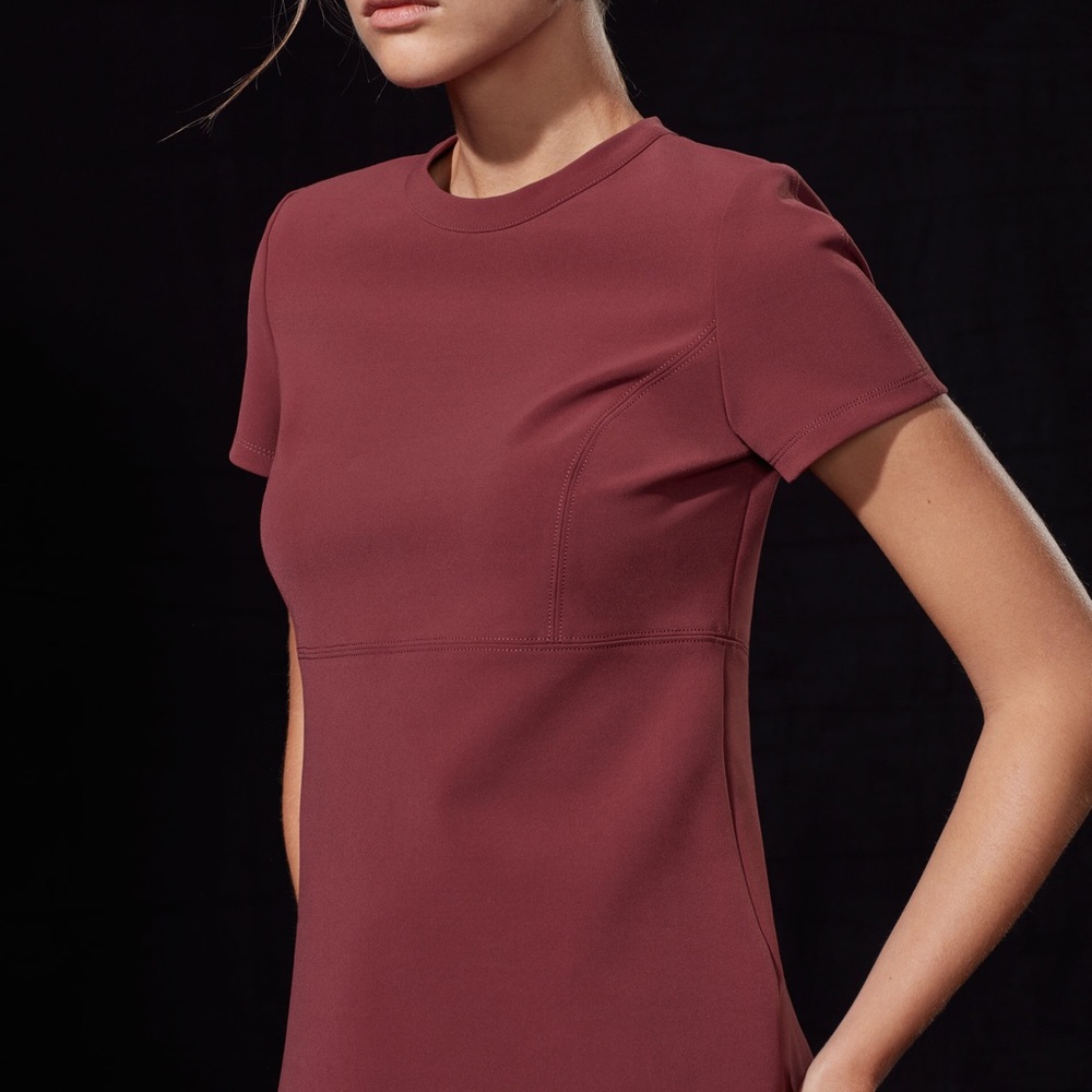 NWT 1-01 Babaton AUTIO T-SHIRT | Aritzia